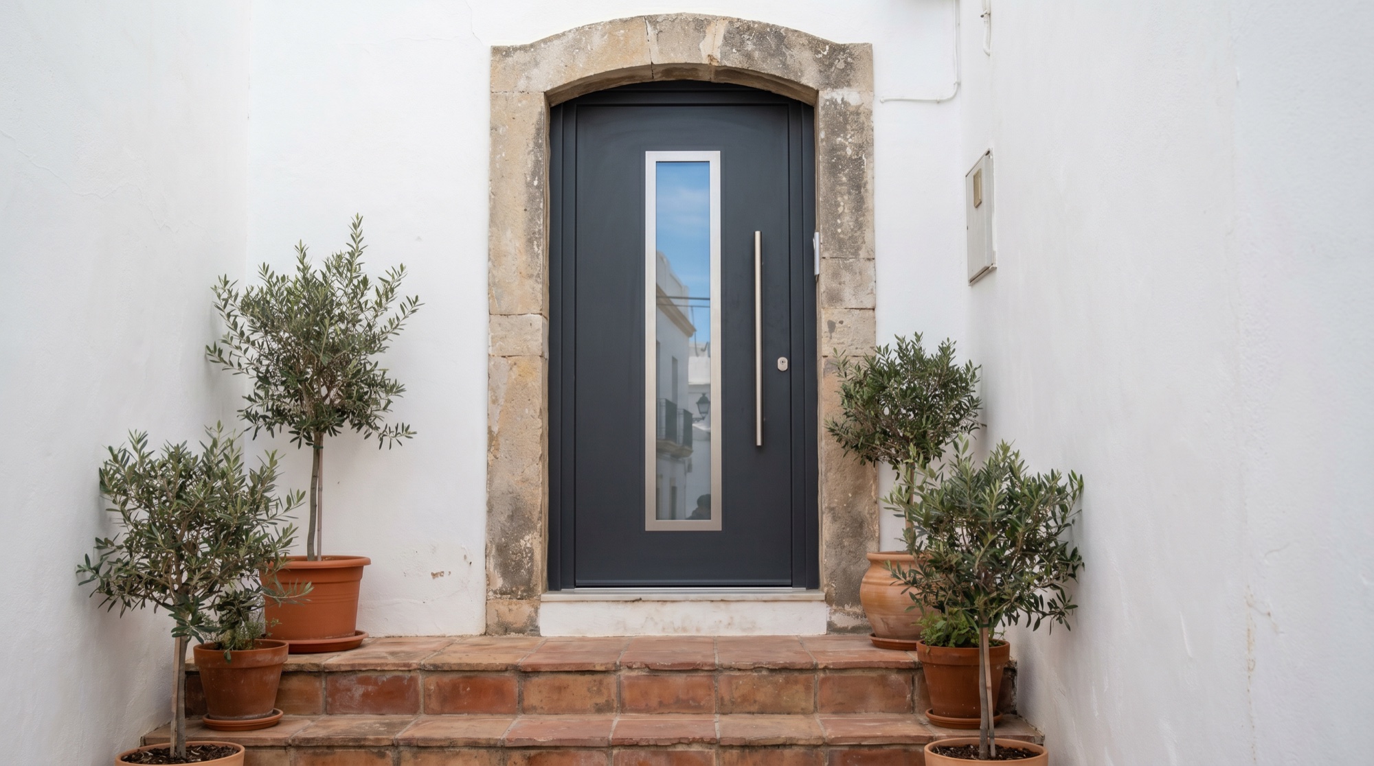 Exterior Aluminium Doors in Cádiz: Prices & Types 2026